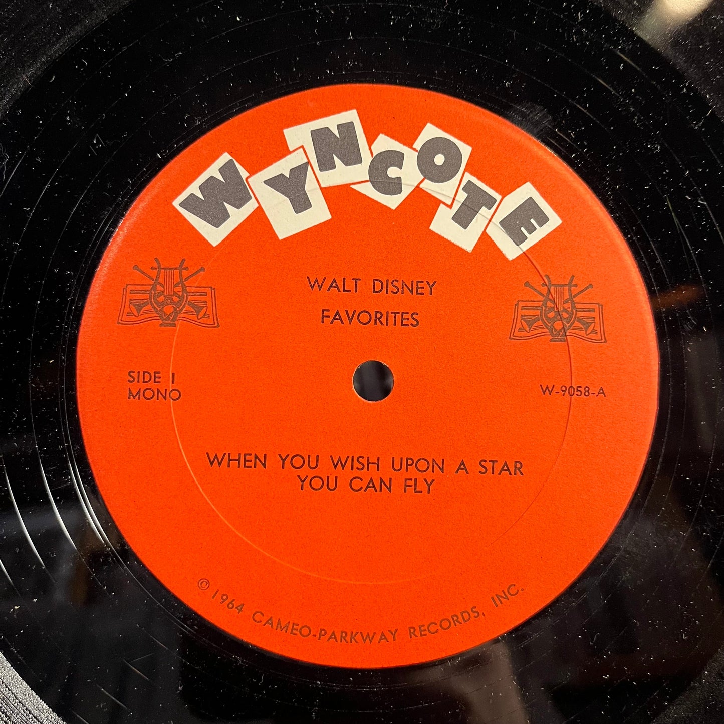 Walt Disney Favorites (VINYL LP) | Very Good Plus (VG+) Very Good Plus (VG+) Get Cheap Vinyl