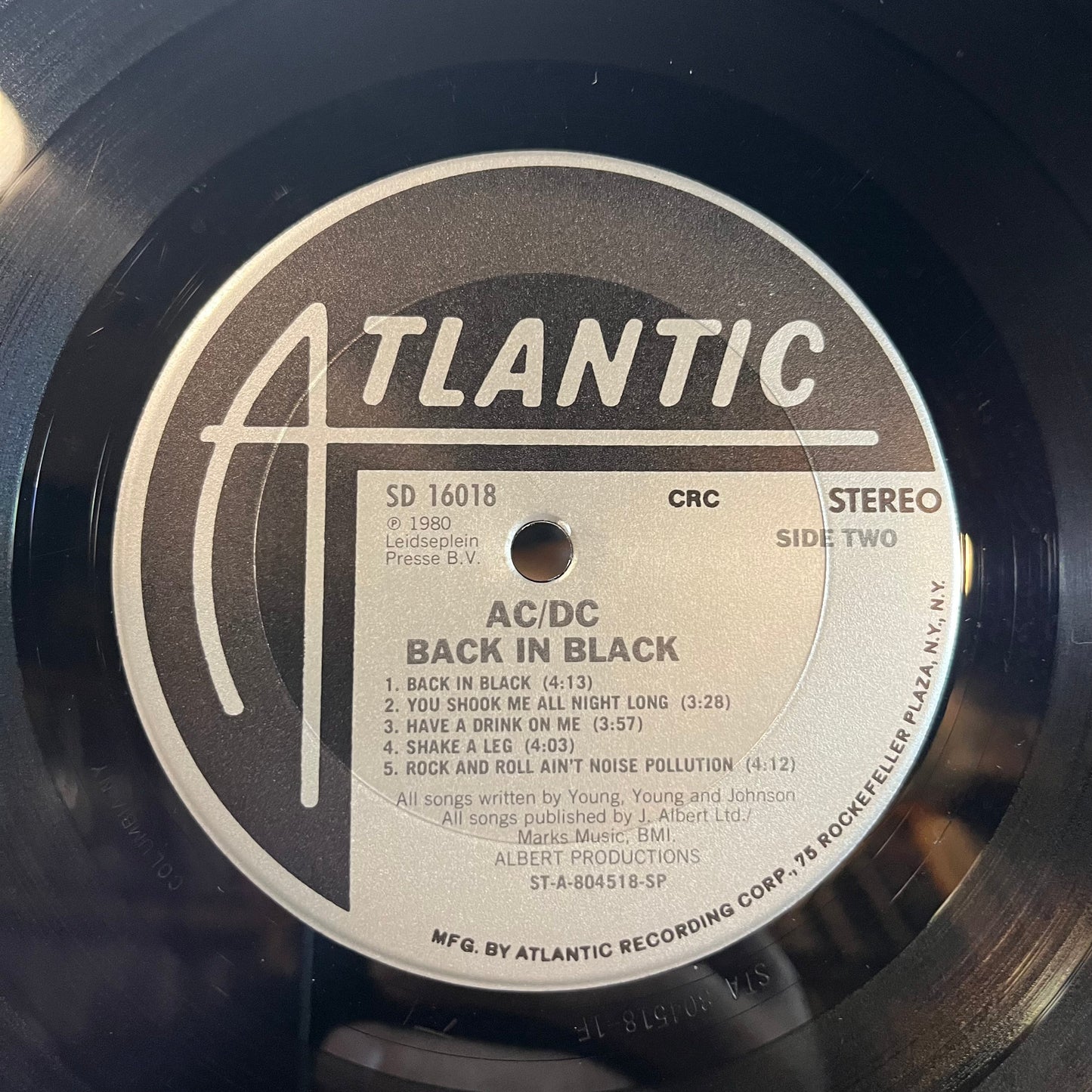 Back In Black (VINYL) | Very Good Plus Plus (VG++) Very Good (VG) Get Cheap Vinyl