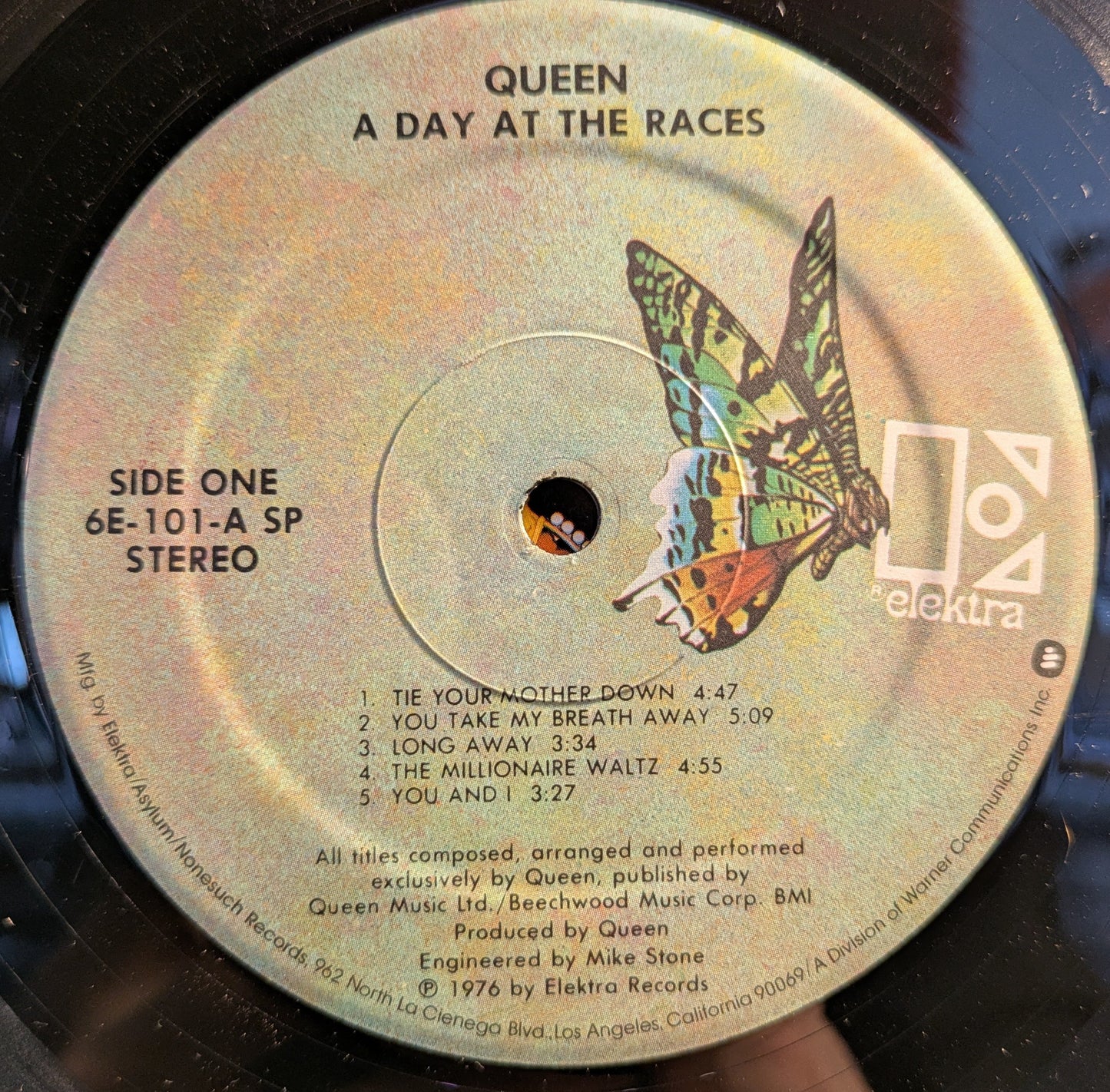 A Day At The Races (VINYL) | Excellent+ (EX+) Excellent+ (EX+) Get Cheap Vinyl