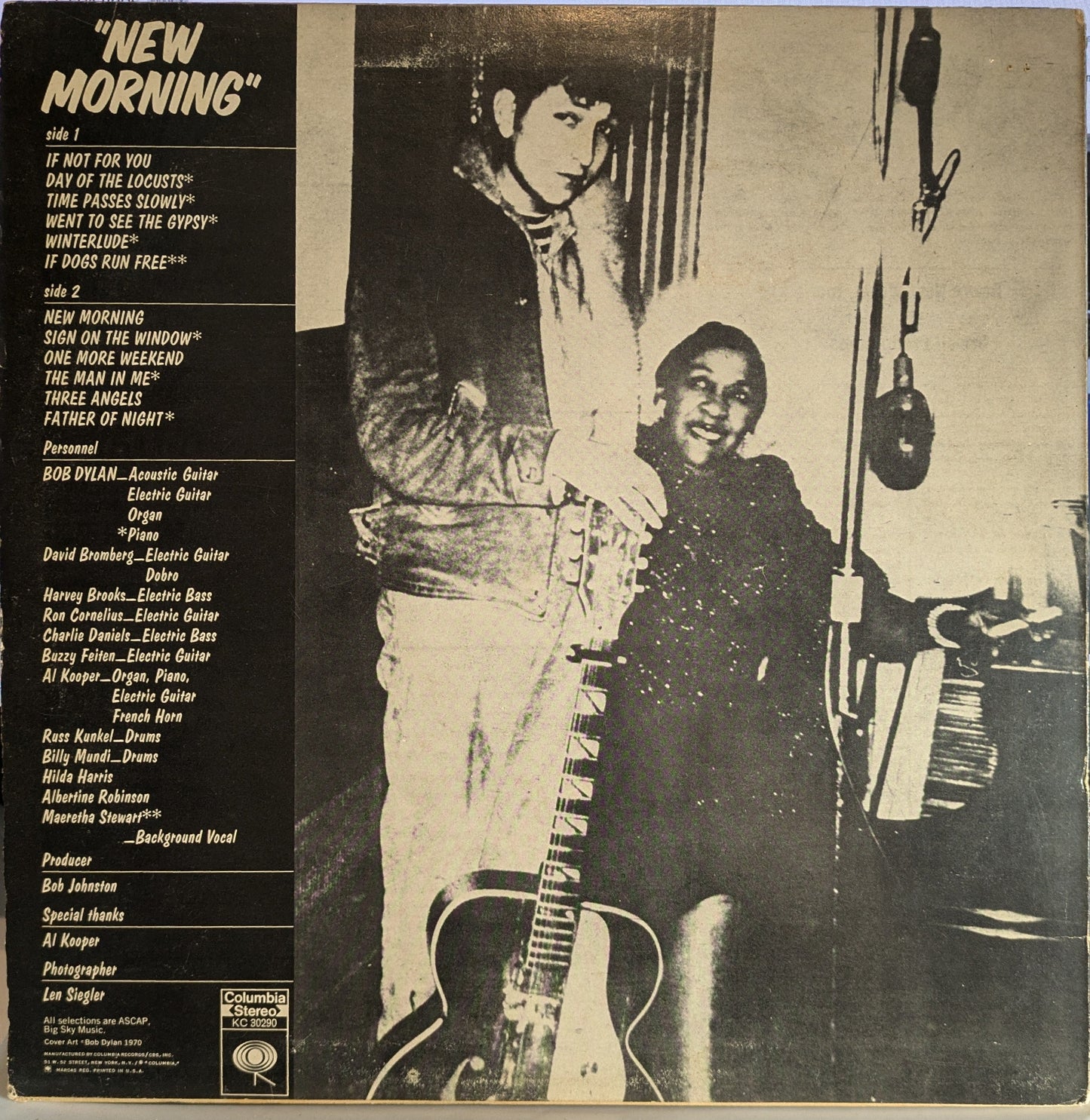 New Morning (VINYL) | Very Good Plus (VG+) Very Good Plus (VG+) Get Cheap Vinyl