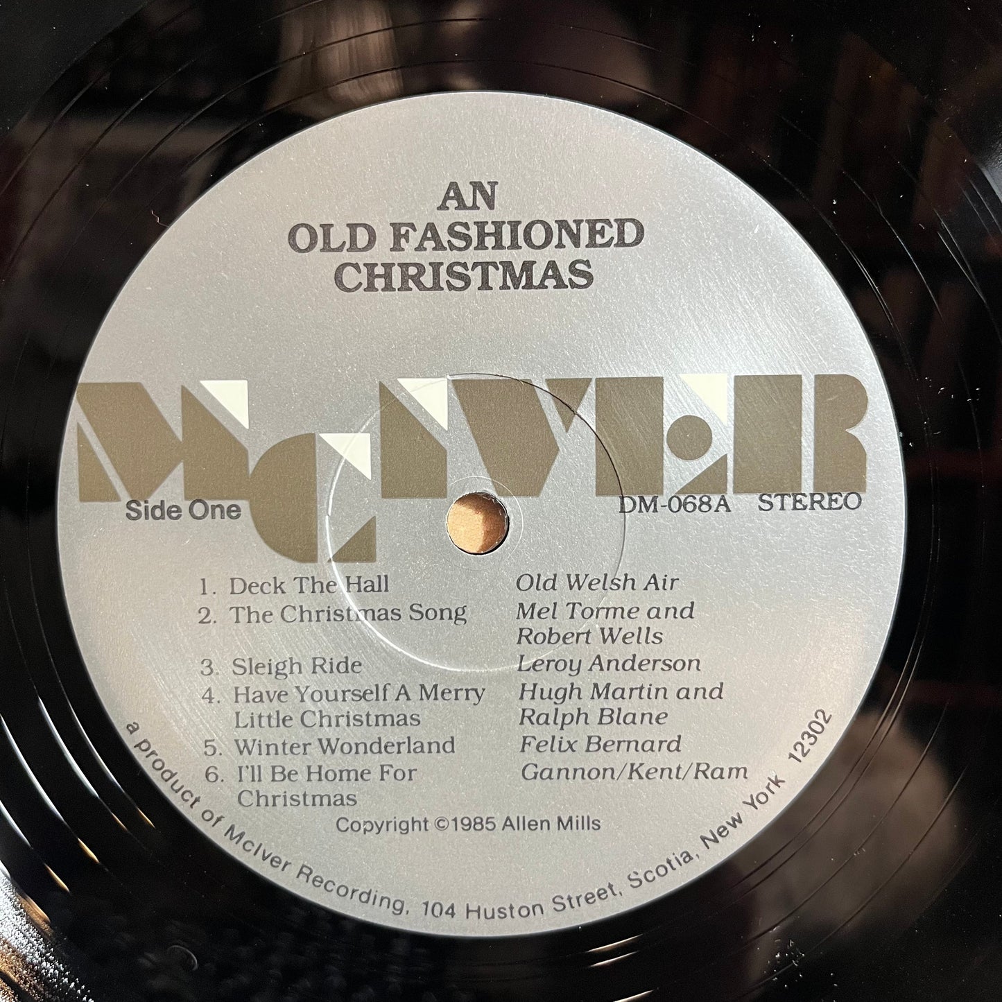 An Old Fashioned Christmas - Proctor's Schenectady (VINYL) | Near Mint (NM or M-) Near Mint (NM or M-) Get Cheap Vinyl