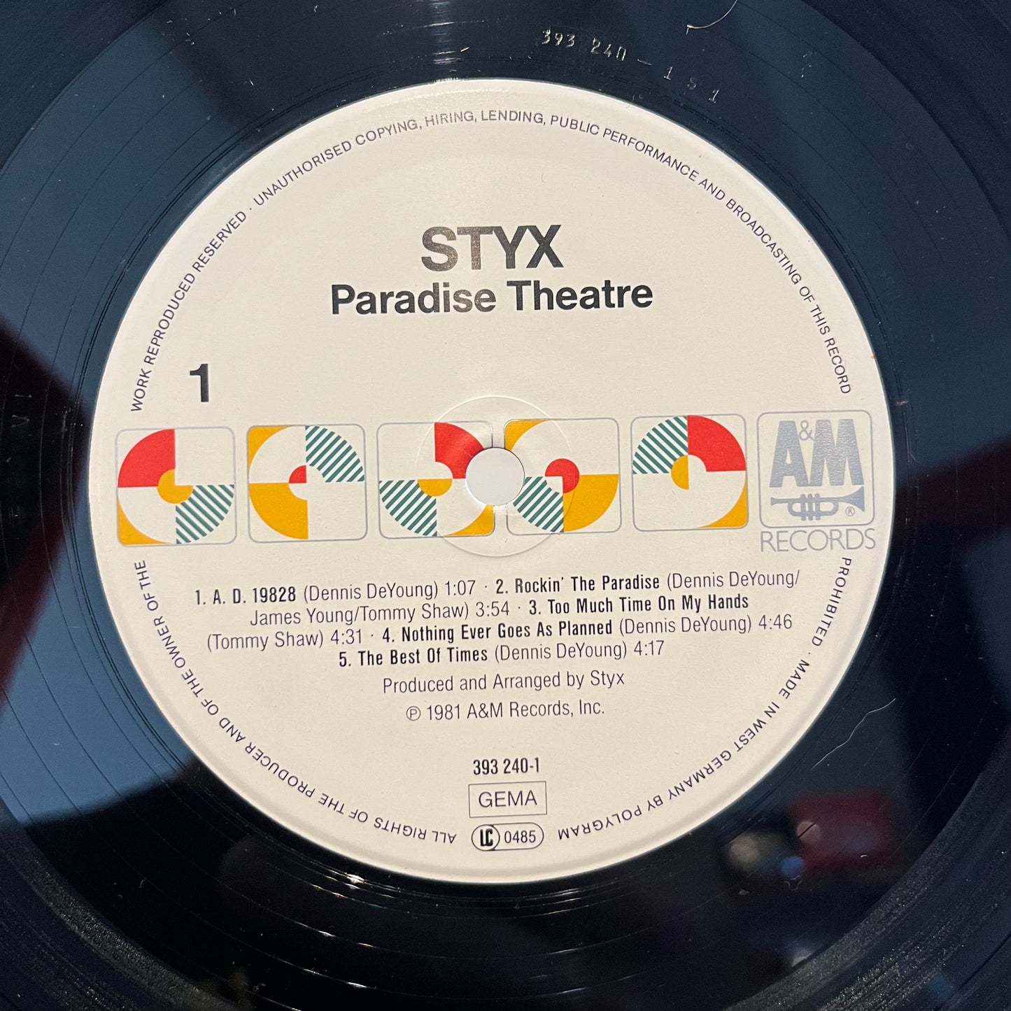 Paradise Theatre *GERMAN* | Near Mint (NM) Near Mint (NM) Get Cheap Vinyl